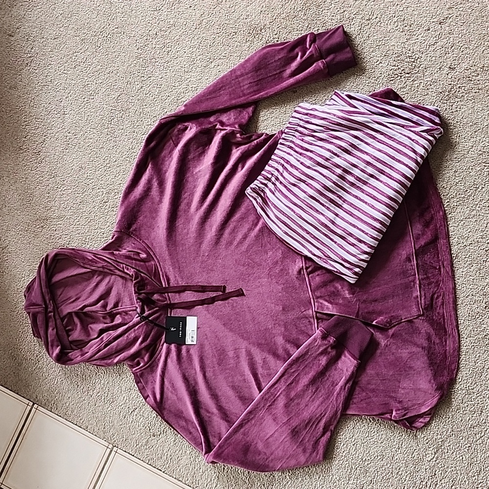 NWT 2 Piece Set Top and Bottom Size XL Simply Vera Wang